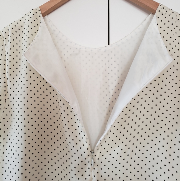 Short Sleeve Dress - Picture 3 of 5